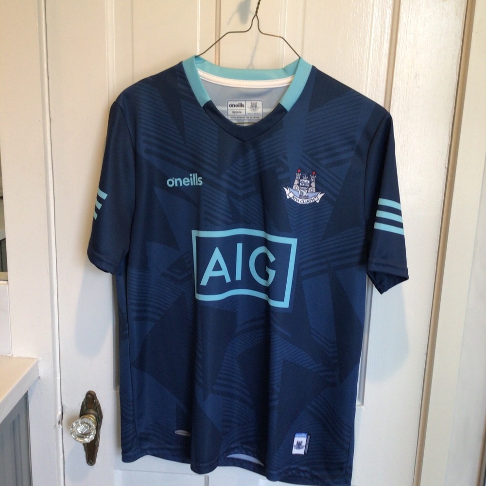 O’Neills - Size M - Blue “Baile Atha Cliath” / Dublin Sport Shirt